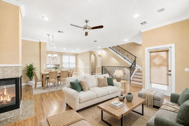 2604 Chenevert Street, Houston, TX 77004