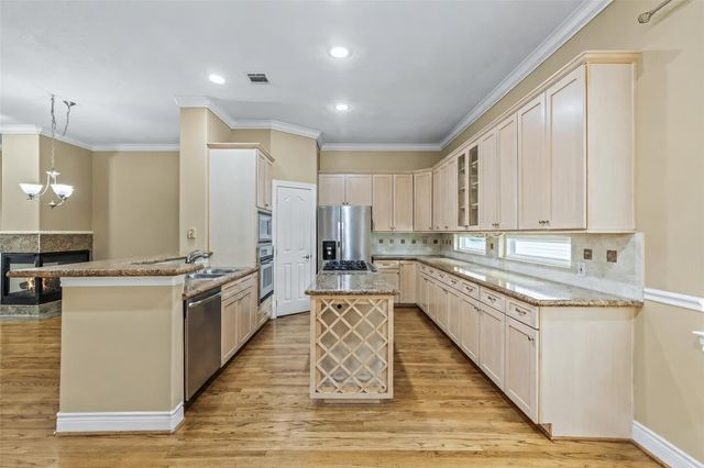 2604 Chenevert Street, Houston, TX 77004