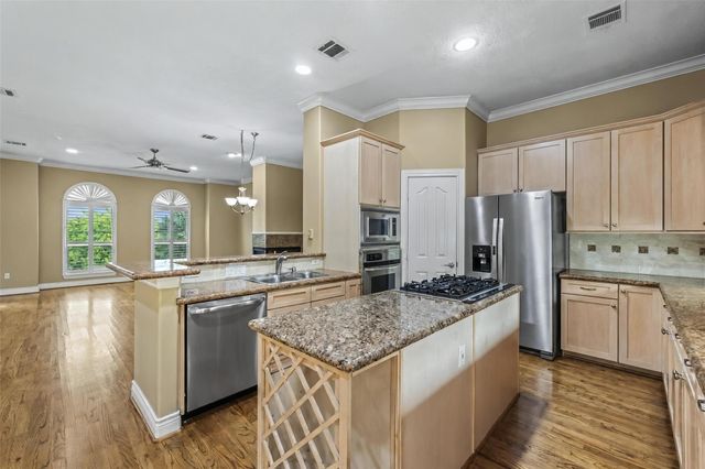 2604 Chenevert Street, Houston, TX 77004