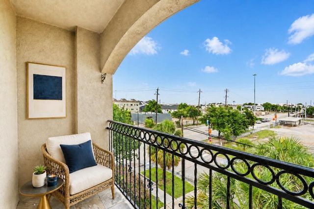 2604 Chenevert Street, Houston, TX 77004