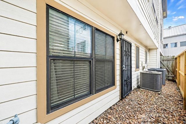 2604 Chenevert Street, Houston, TX 77004