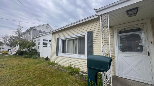 400 N 6th Street, Grand Haven City, MI 49417
