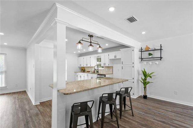 6058 Highland Woods Drive, Mobile, AL 36608