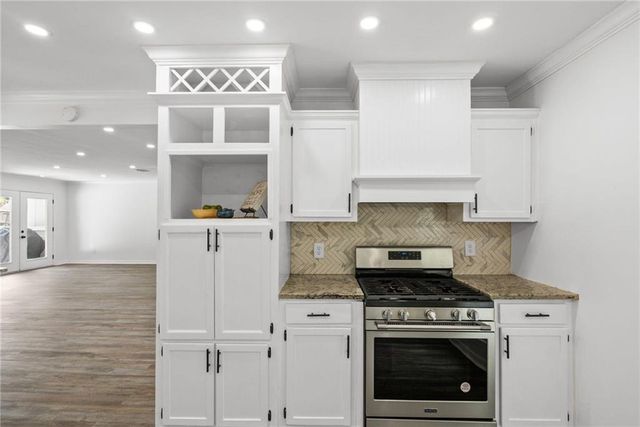 6058 Highland Woods Drive, Mobile, AL 36608