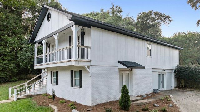 6058 Highland Woods Drive, Mobile, AL 36608