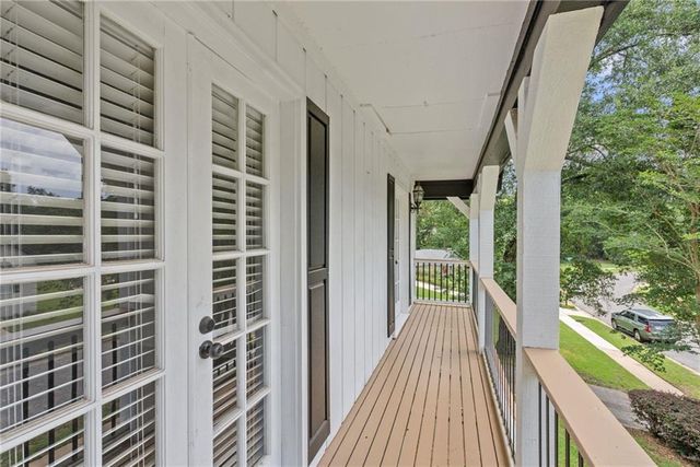 6058 Highland Woods Drive, Mobile, AL 36608