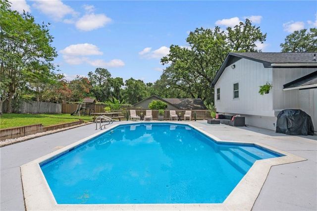 6058 Highland Woods Drive, Mobile, AL 36608