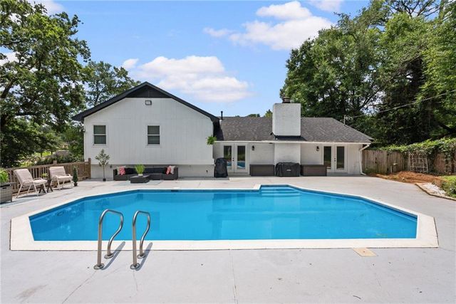 6058 Highland Woods Drive, Mobile, AL 36608