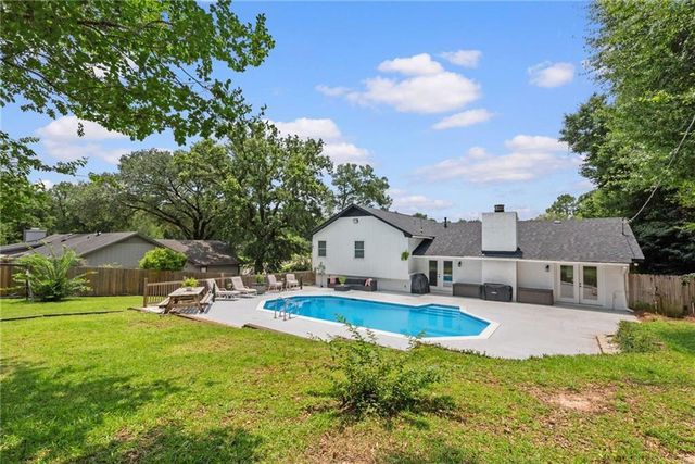 6058 Highland Woods Drive, Mobile, AL 36608