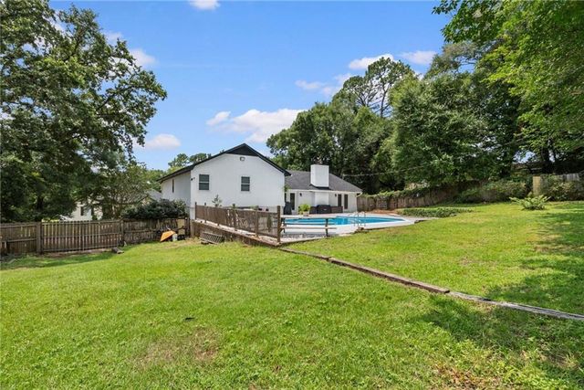 6058 Highland Woods Drive, Mobile, AL 36608