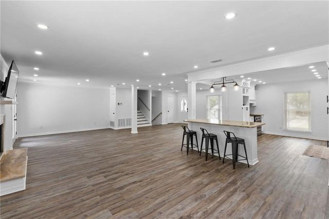 6058 Highland Woods Drive, Mobile, AL 36608