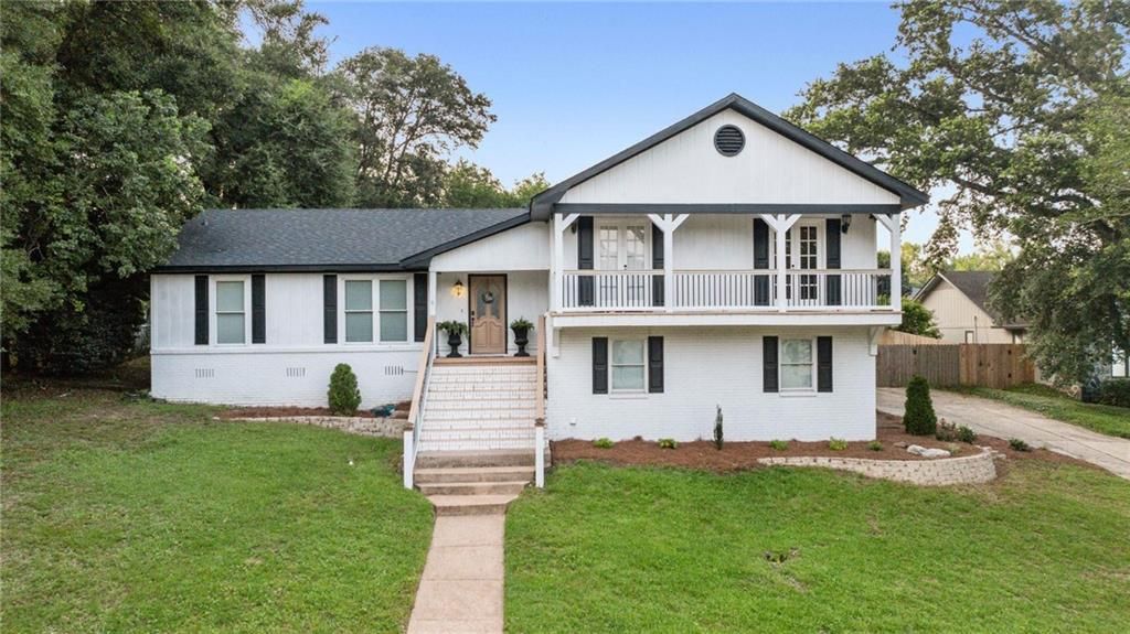 6058 Highland Woods Drive, Mobile, AL 36608
