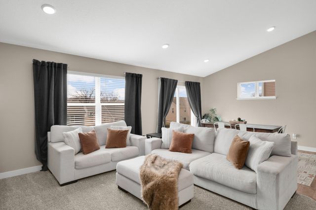 18184 Hartlin Avenue, Lakeville, MN 55044