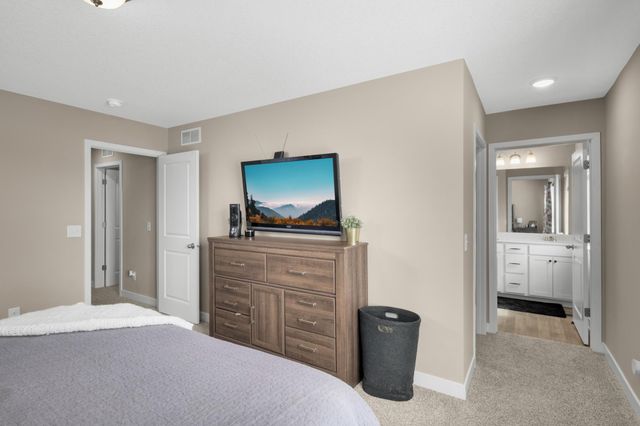 18184 Hartlin Avenue, Lakeville, MN 55044