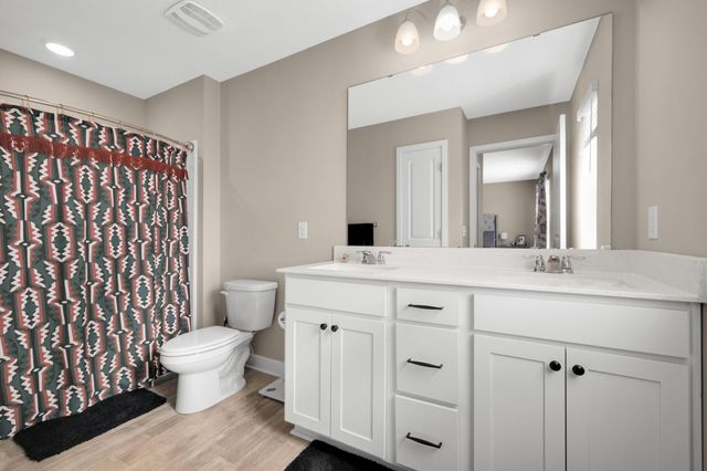 18184 Hartlin Avenue, Lakeville, MN 55044