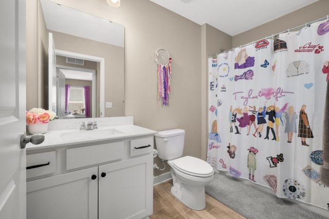 18184 Hartlin Avenue, Lakeville, MN 55044