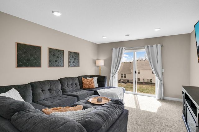 18184 Hartlin Avenue, Lakeville, MN 55044