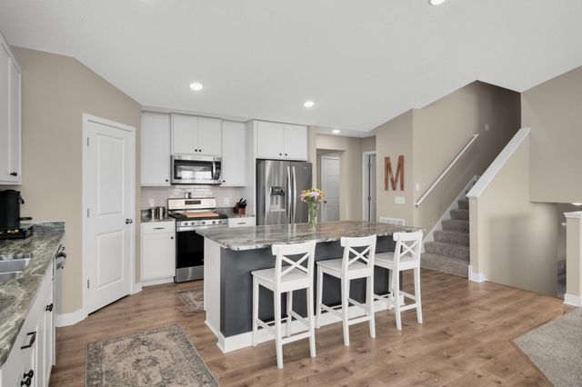 18184 Hartlin Avenue, Lakeville, MN 55044