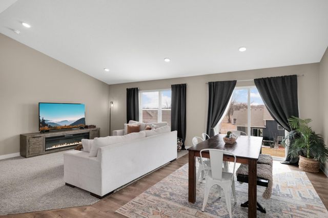 18184 Hartlin Avenue, Lakeville, MN 55044