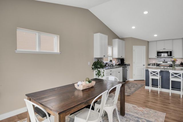 18184 Hartlin Avenue, Lakeville, MN 55044