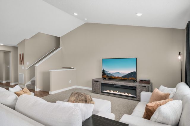 18184 Hartlin Avenue, Lakeville, MN 55044