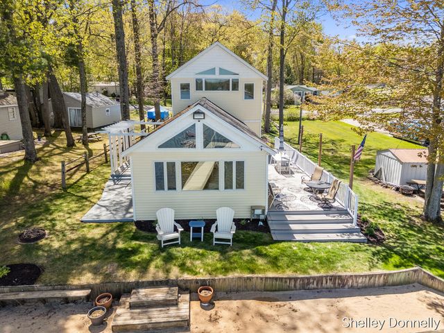 1071 E Hess Lake Drive, Brooks Twp, MI 49327