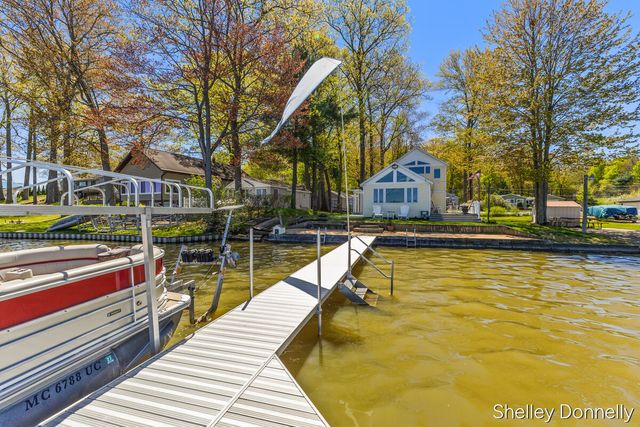 1071 E Hess Lake Drive, Brooks Twp, MI 49327