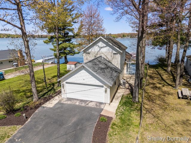 1071 E Hess Lake Drive, Brooks Twp, MI 49327
