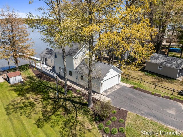 1071 E Hess Lake Drive, Brooks Twp, MI 49327