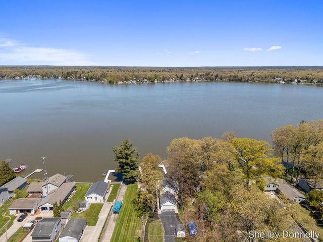 1071 E Hess Lake Drive, Brooks Twp, MI 49327
