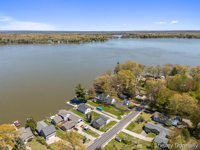 1071 E Hess Lake Drive, Brooks Twp, MI 49327