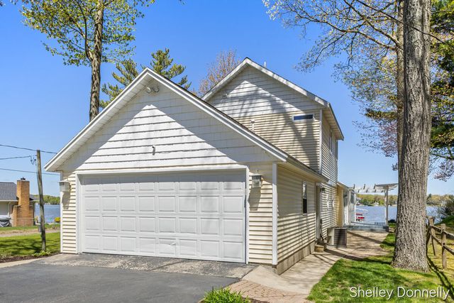 1071 E Hess Lake Drive, Brooks Twp, MI 49327