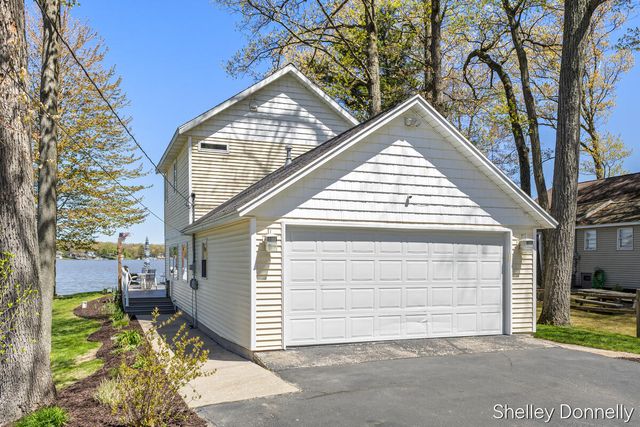 1071 E Hess Lake Drive, Brooks Twp, MI 49327