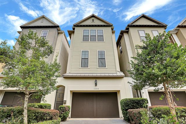 1209 W 22nd Street, Houston, TX 77008