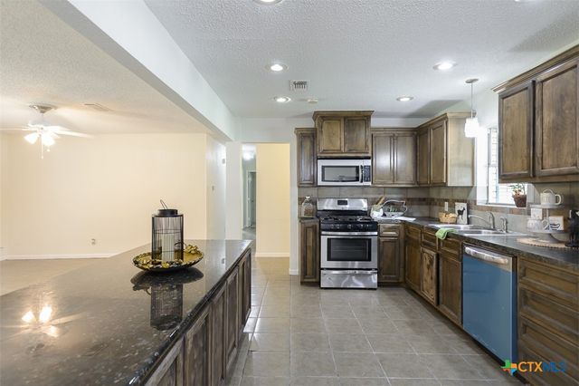 935 Verna Lee Boulevard, Harker Heights, TX 76548