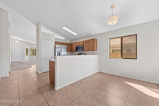 675 S Painted River Way, Vail, AZ 85641
