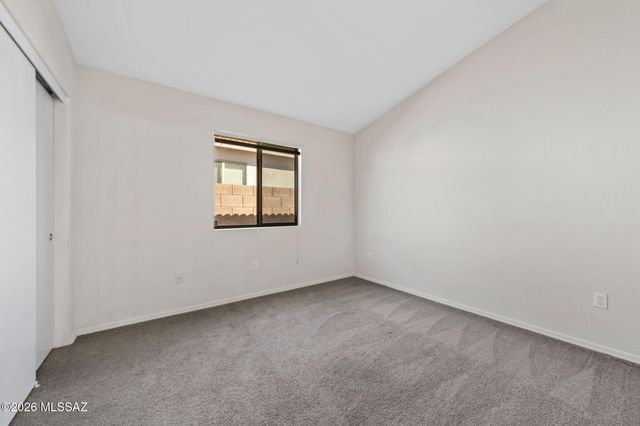 675 S Painted River Way, Vail, AZ 85641