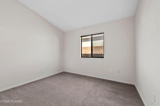 675 S Painted River Way, Vail, AZ 85641