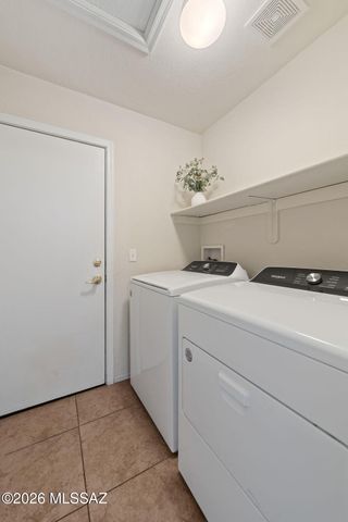 675 S Painted River Way, Vail, AZ 85641