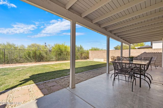 675 S Painted River Way, Vail, AZ 85641