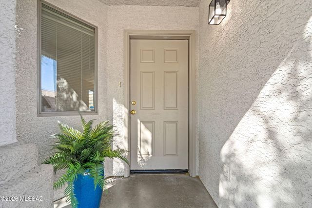 675 S Painted River Way, Vail, AZ 85641