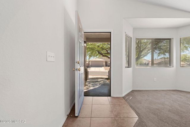 675 S Painted River Way, Vail, AZ 85641