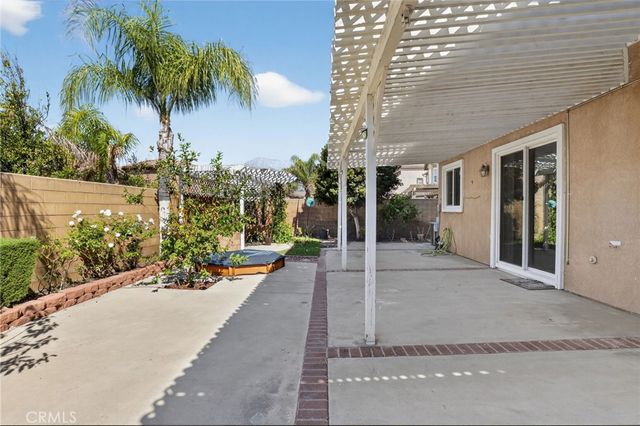 7358 Meade Court, Fontana, CA 92336