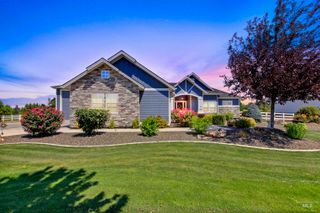 10076 Riverbend Pl, Middleton, ID 83644