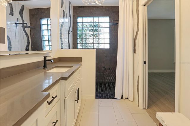 3761 AMAPOLA LANE, Sarasota, FL 34238