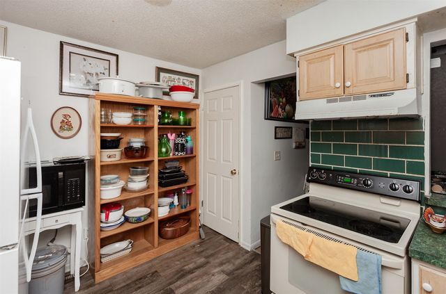 1211 Sampson Street, Des Moines, IA 50316