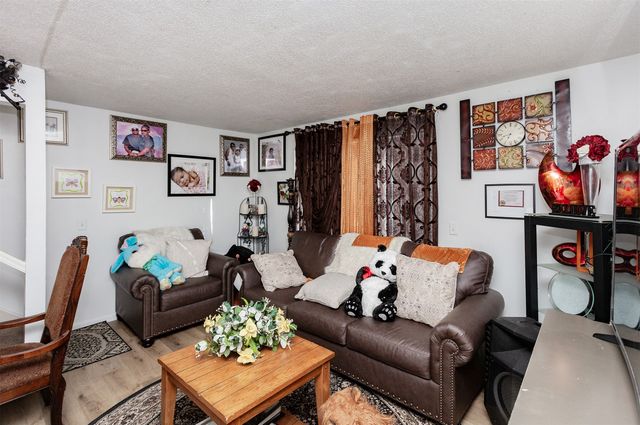 1211 Sampson Street, Des Moines, IA 50316