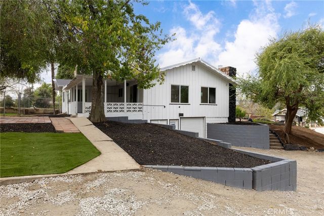 12449 6th, Yucaipa, CA 92399