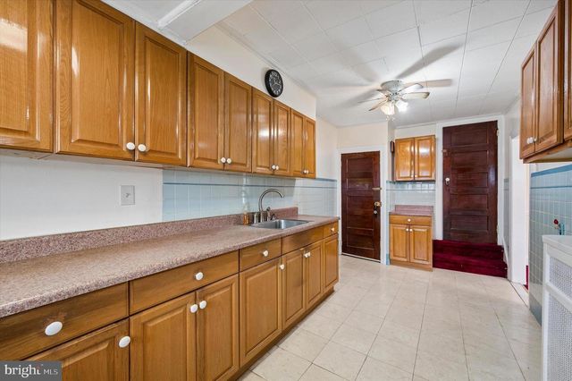 10 MARLBOROUGH RD, Upper Darby, PA 19082