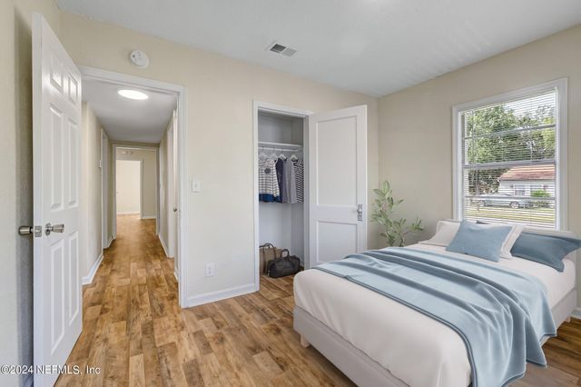 4917 DUNDEE Road, Jacksonville, FL 32210